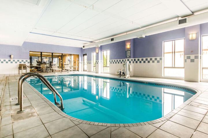 Quality Inn & Suites Lawrenceburg
