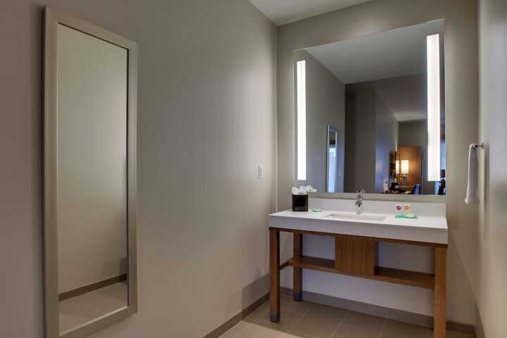 Room 35 of 113