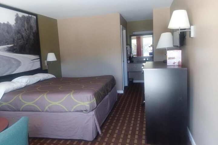 Super 8 by Wyndham Ocean Springs Biloxi