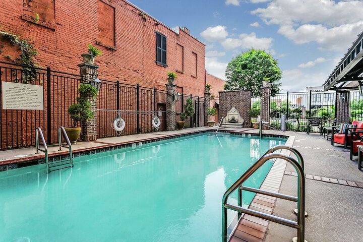 Hampton Inn & Suites Mobile- Downtown Historic District