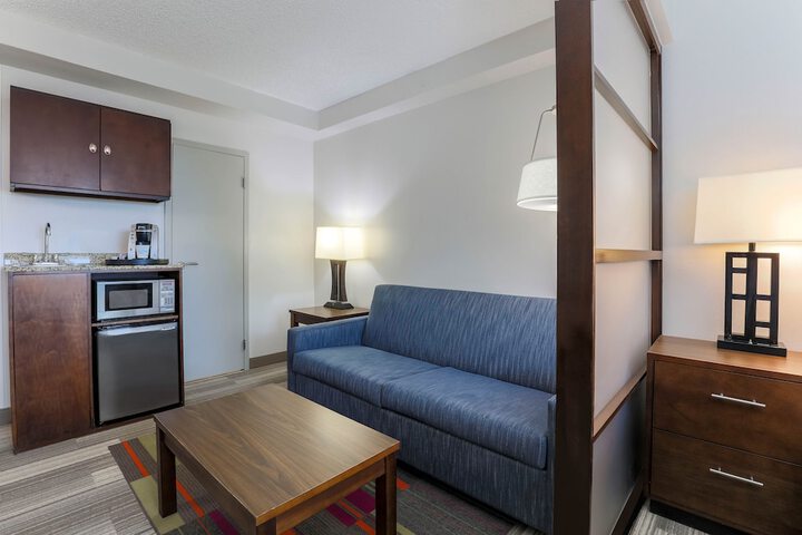 Room 21 of 38