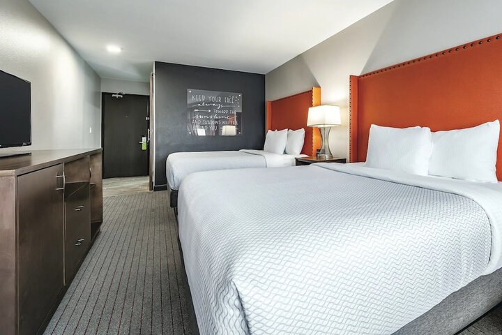 Room 34 of 46