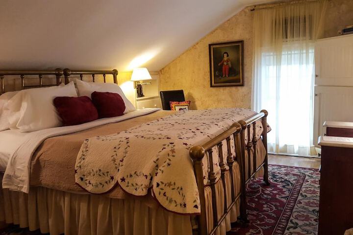 Room 17 of 41