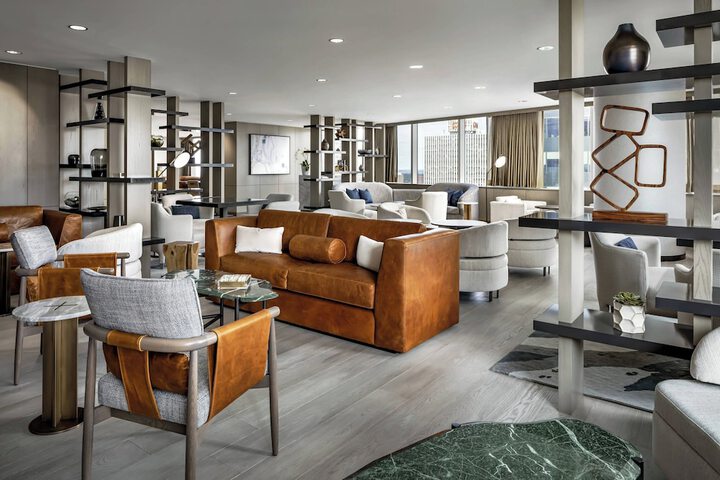 Lounge 61 of 77