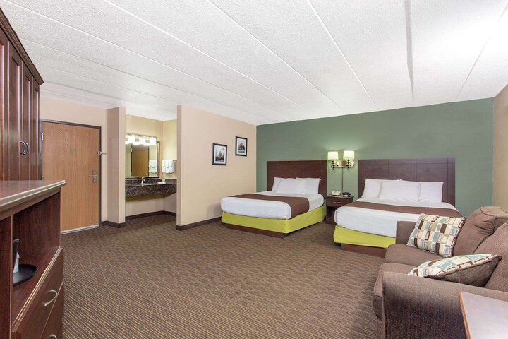 Room 9 of 14