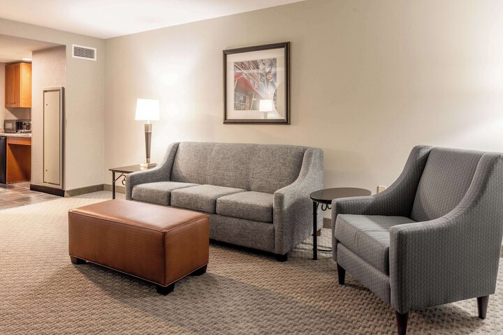 Room 35 of 120