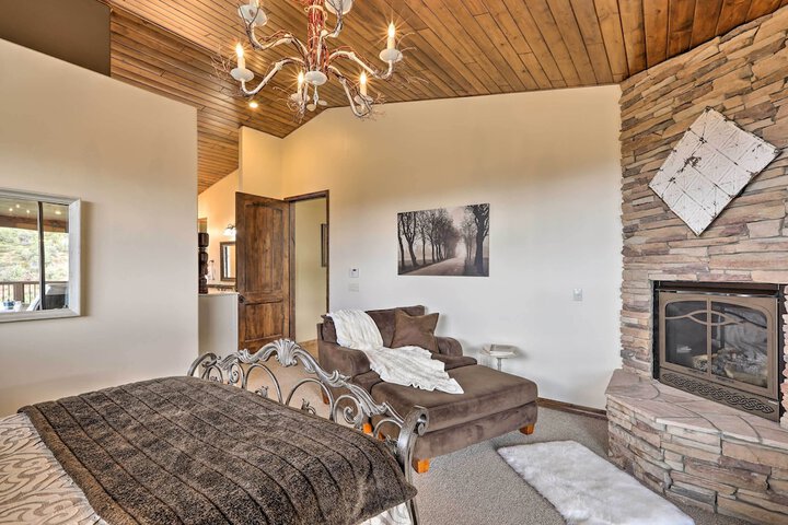 AZ Rim Retreat in Pine W / deck Hot Tub & Views!