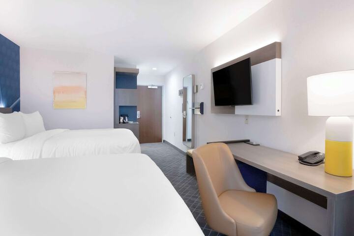 Room 28 of 53