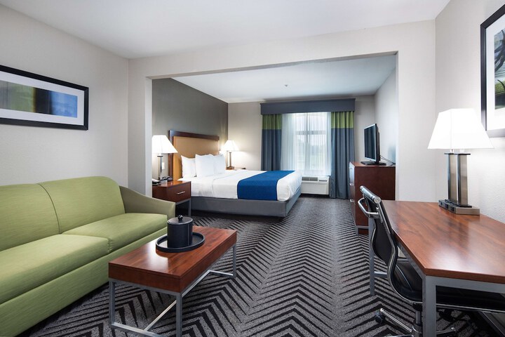 Room 19 of 40