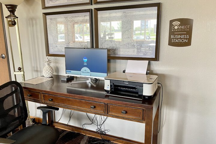 Business Center 72 of 74