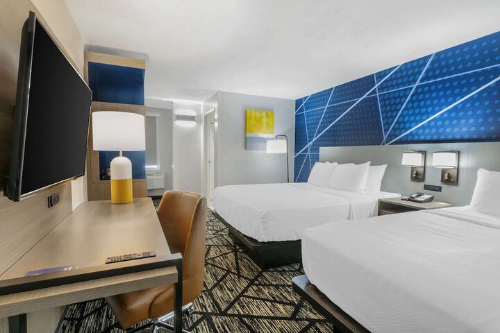 Room 17 of 34