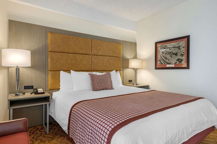 Room 28 of 46