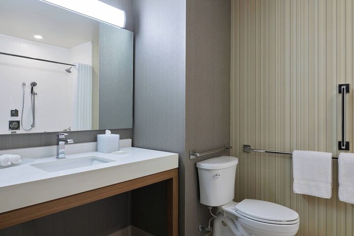 Room 9 of 17