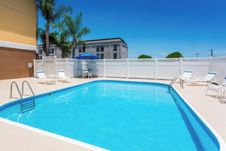 Pool 3 of 17