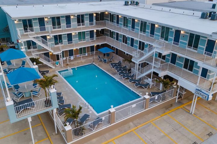 The Harbor Light Family Resort