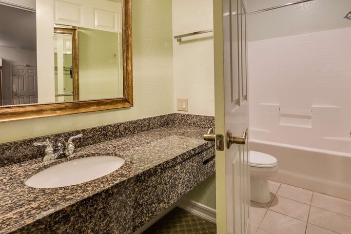 Best Western Plus Bayshore Inn
