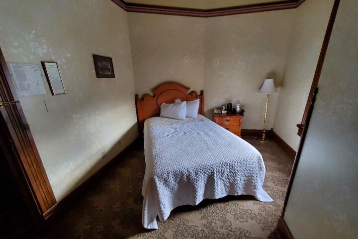 Room 10 of 56