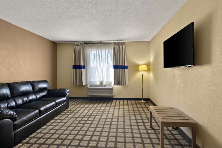 Room 29 of 35