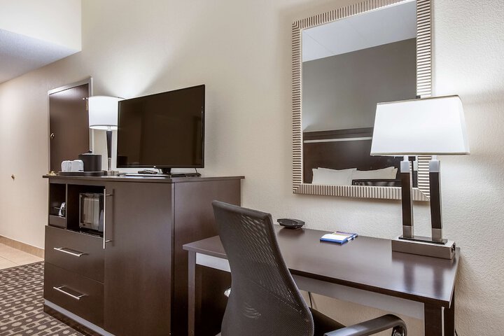 Room 12 of 27