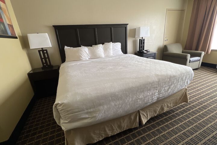 Room 6 of 22
