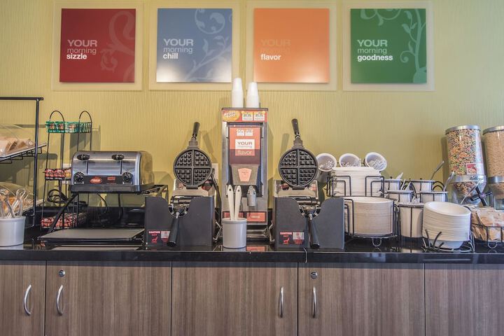 Breakfast/Coffee Service 38 of 44
