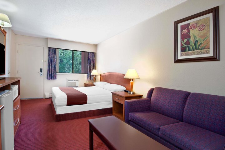 Room 18 of 31