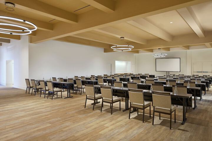 VEA Newport Beach a Marriott Resort & Spa