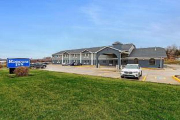 Super 8 Red Oak