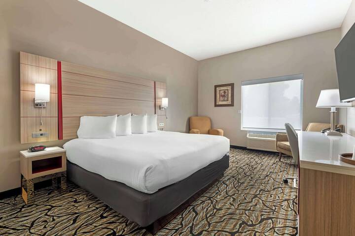 Room 33 of 43