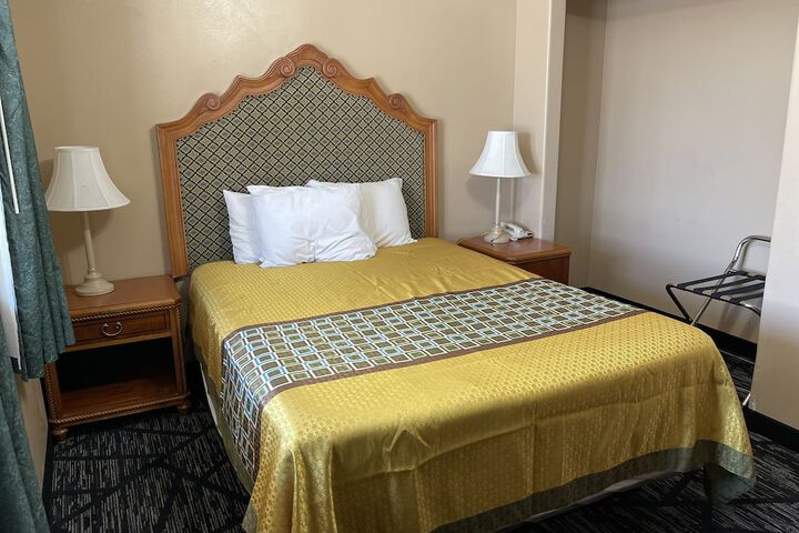 Riverton Inn & Suites