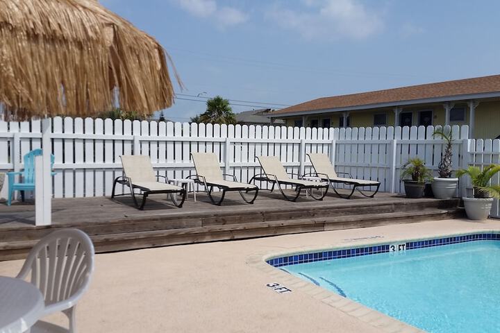 Sundeck 49 of 49