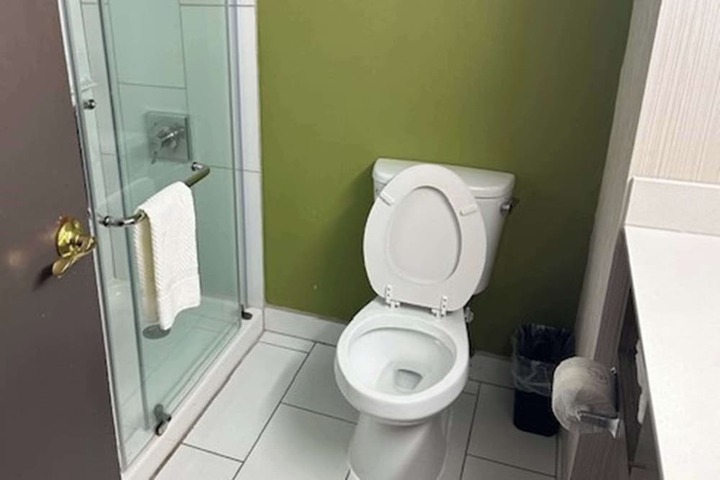 Room 30 of 47