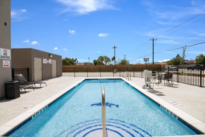Pool 5 of 37