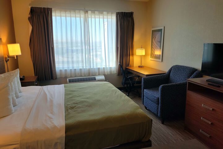 Room 9 of 25