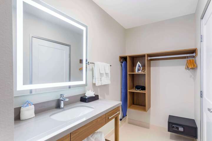Room 15 of 26