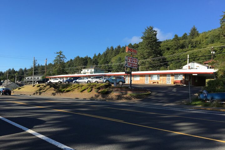 Four Winds Motel