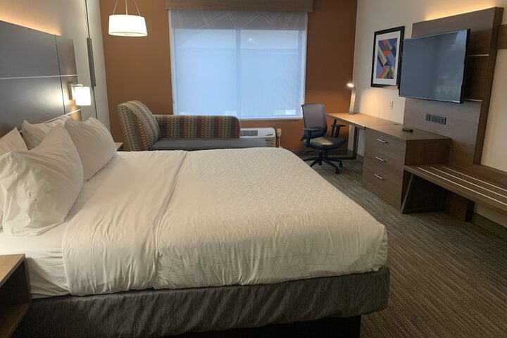 Room 15 of 38