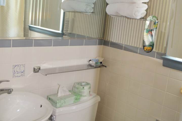 Maple Terrace Motel
