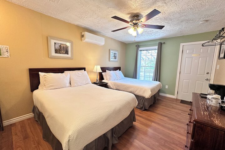 Room 25 of 122