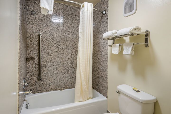 Room 20 of 32