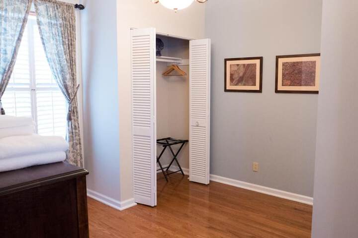 Room 10 of 34