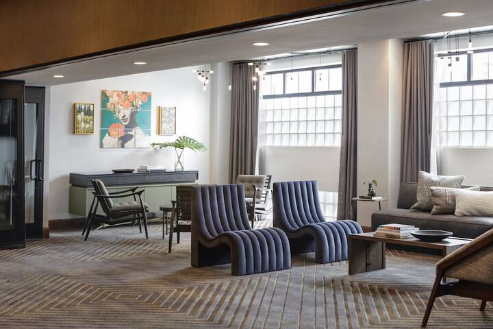 Kimpton Armory Hotel Bozeman by IHG