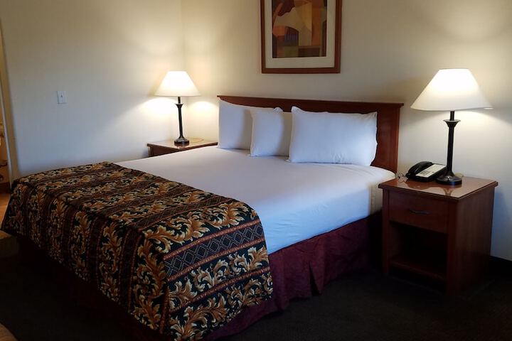 Room 15 of 37