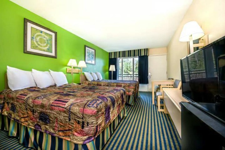 Room 14 of 16