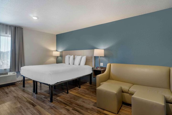 Room 12 of 27