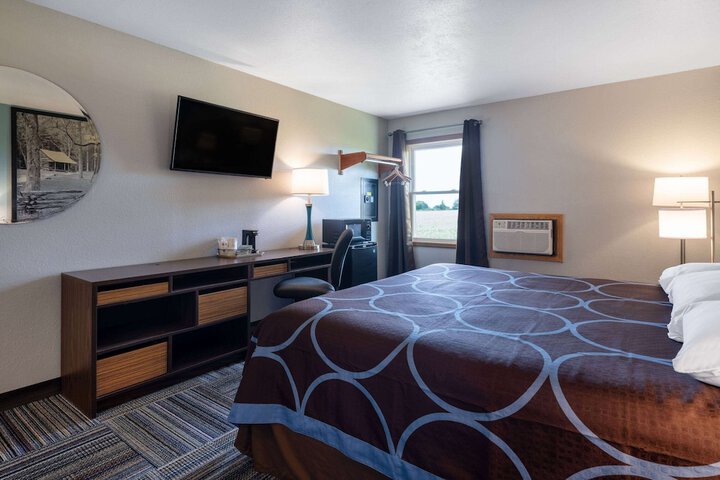 Room 14 of 36