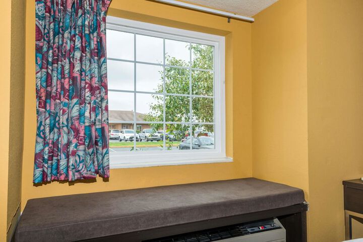 Room 9 of 27