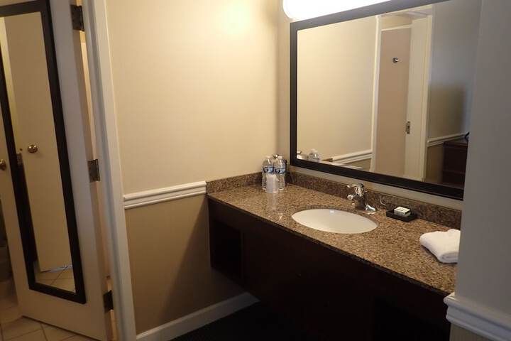 Room 12 of 36