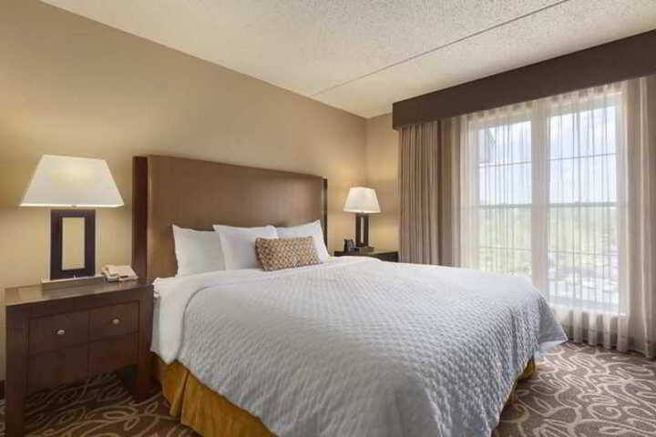 Embassy Suites Pittsburgh International Airport