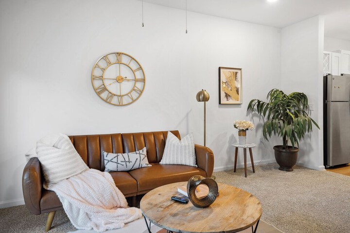 Luxurious Apartments - Pool Gym Bikes